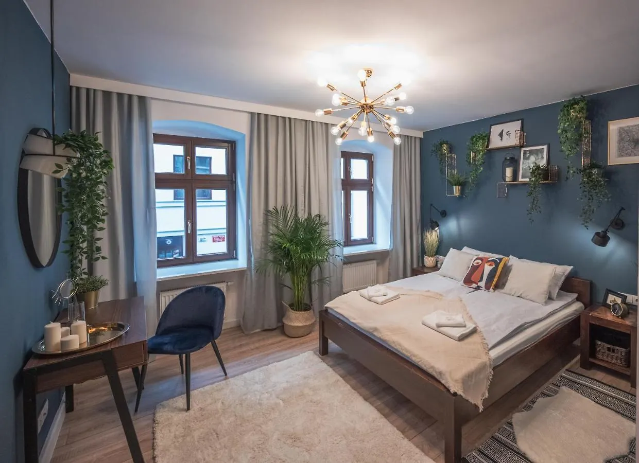 Spacious Apart ~ 150M Main Square ~ Self Check-In 24H Wrocław 0*,  Polska