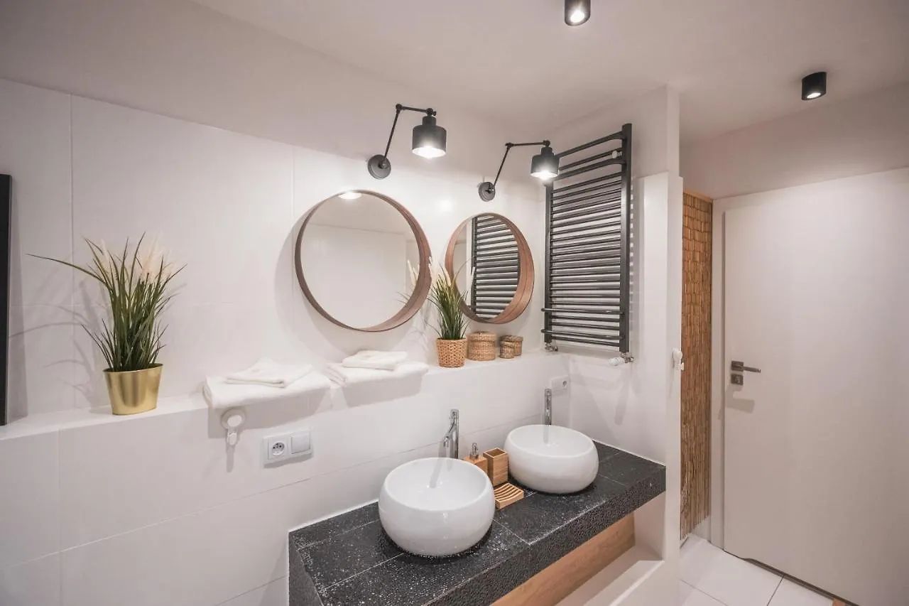 Spacious Apart ~ 150M Main Square ~ Self Check-In 24H Wrocław Apartament